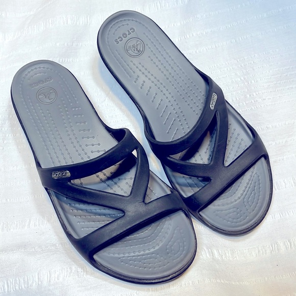 Crocs Strappy Wedge SANDALS Women’s 9 Black Slip-on Beach Shoes Patricia II - Picture 1 of 16